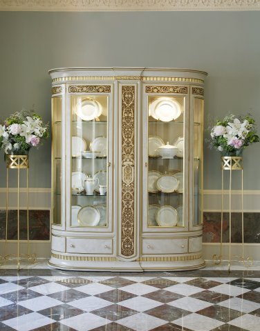 hermitage lacquer vitrine 180cm